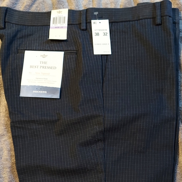 Dockers Men's Size 38/32 Blue-Check Khakis - Picture 3 of 3